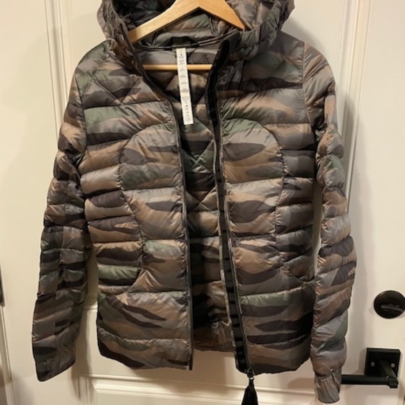 LULULEMON CAMO PUFFER JACKET - Picture 1 of 3